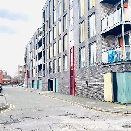Central Spacious Manchester Esterno foto